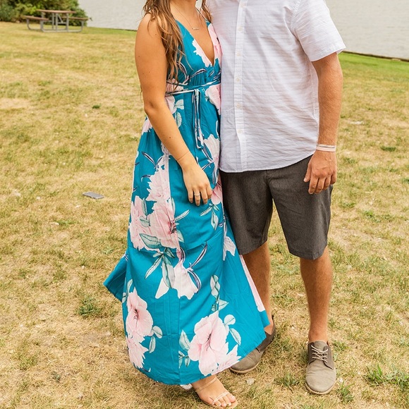 Backless floral split maxi dress - Picture 3 of 12